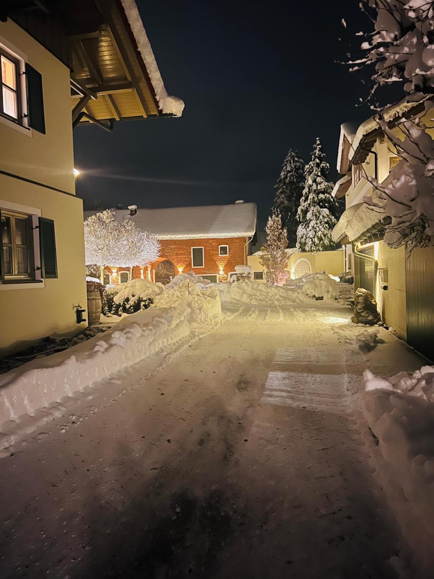Gut Schwarz-N Hof Ferienwohnungen Bad Griesbach  Exteriör bild