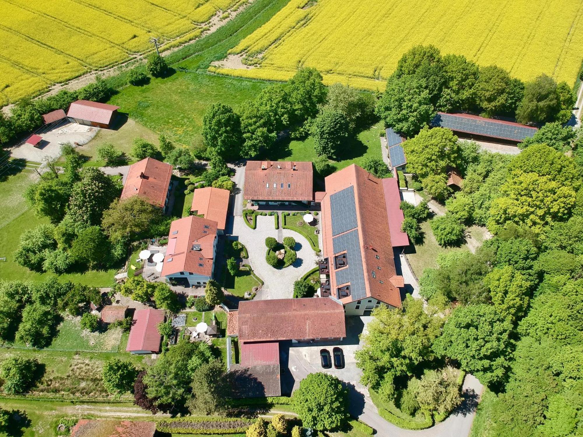 Gut Schwarz-N Hof Ferienwohnungen Bad Griesbach  Exteriör bild